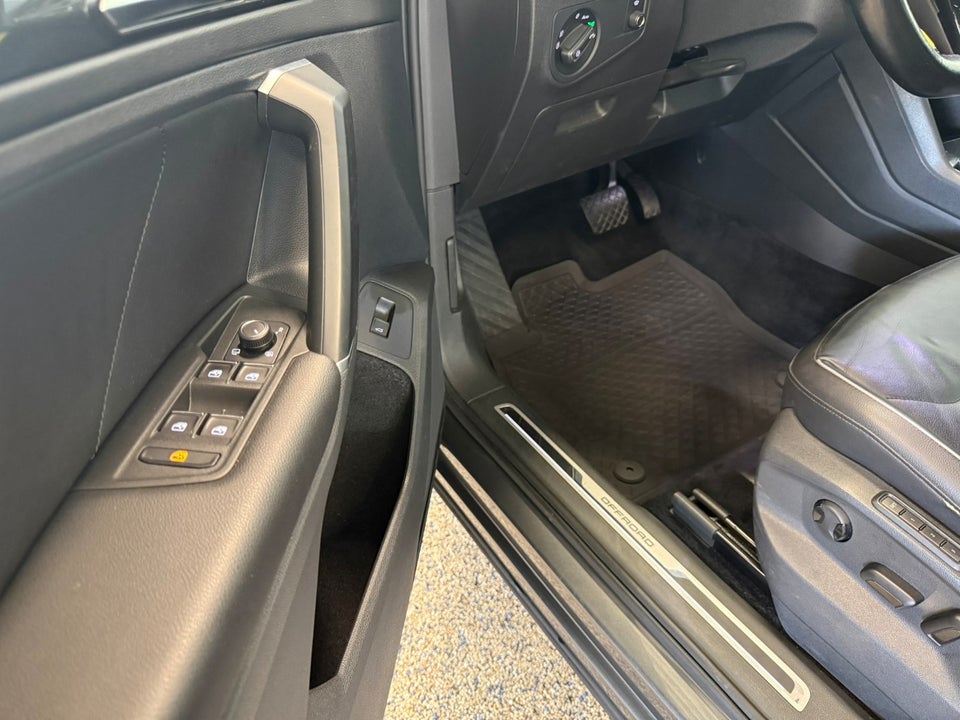 VW Tiguan 2,0 TSi 220 Highline DSG 4Motion 5d