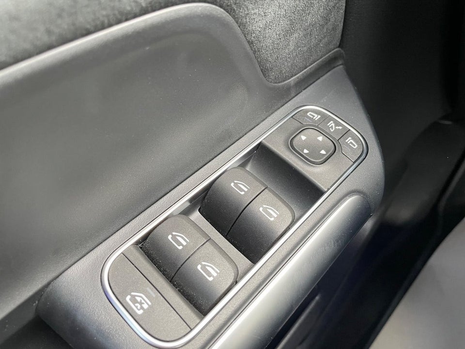 Mercedes EQA350 AMG Line 4Matic 5d