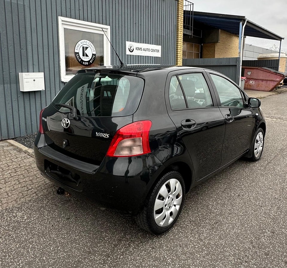 Toyota Yaris 1,3 Sol 5d