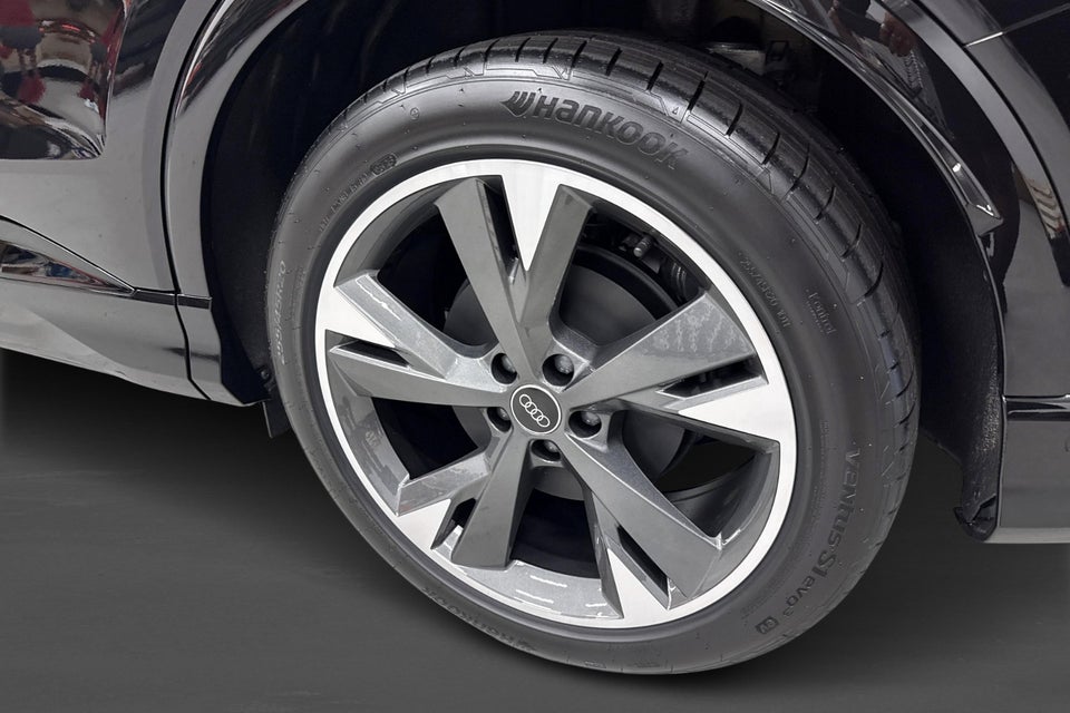 Audi Q4 e-tron performance 5d