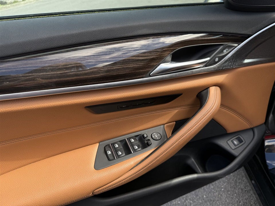 BMW 530d 3,0 Touring M-Sport xDrive aut. 5d