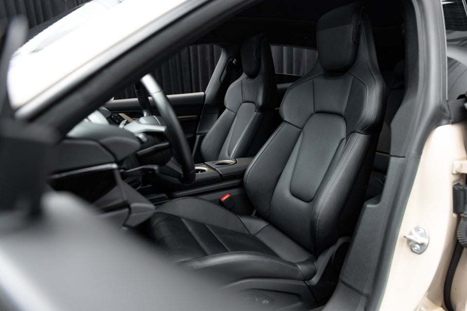 Porsche Taycan 4 Performance+ Cross Turismo 5d