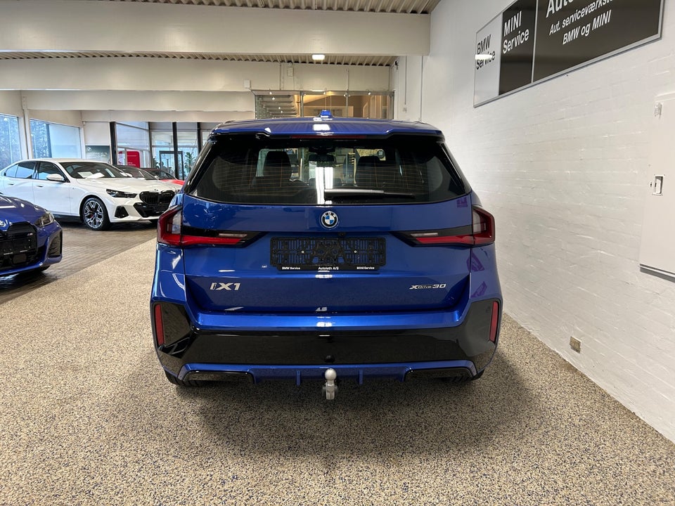 BMW iX1 xDrive30 Fully Charged M-Sport 5d