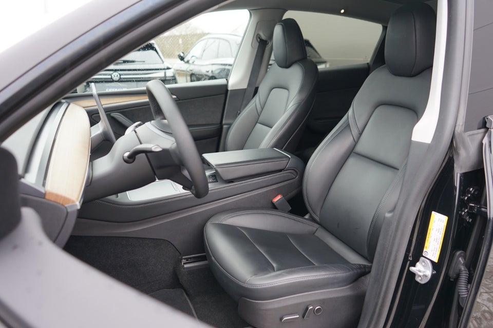 Tesla Model Y Long Range AWD 5d