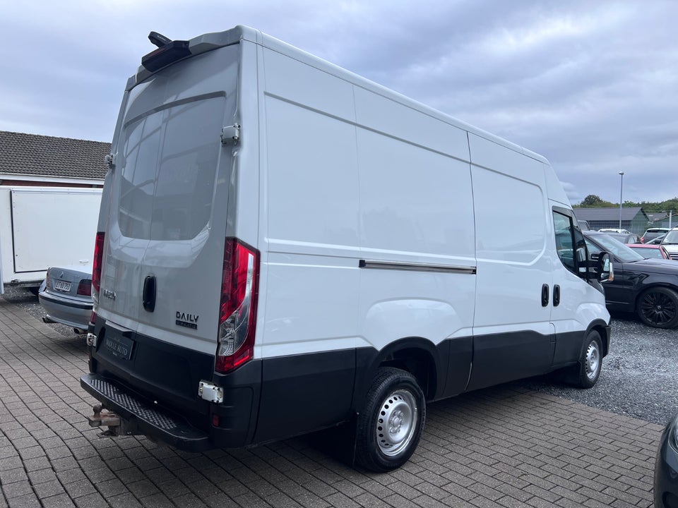 Iveco Daily 2,3 35S16 12m³ Van AG8