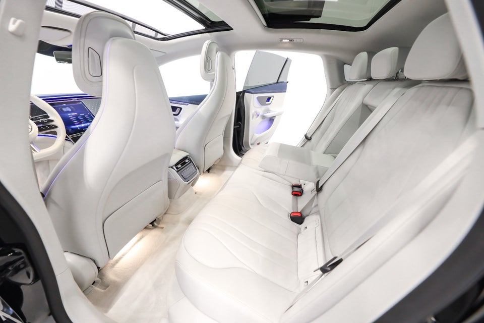 Mercedes EQE350 AMG Line 4d