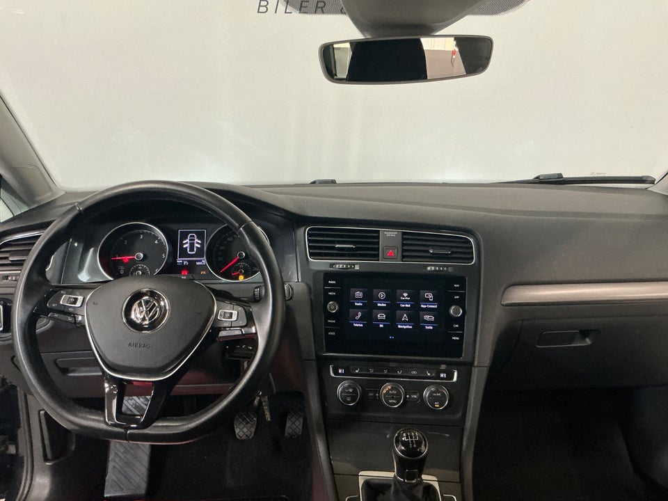VW Golf VII 1,6 TDi 115 Comfortline Variant 5d