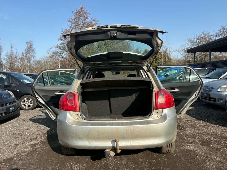 Toyota Auris 1,4 D-4D Luna 5d