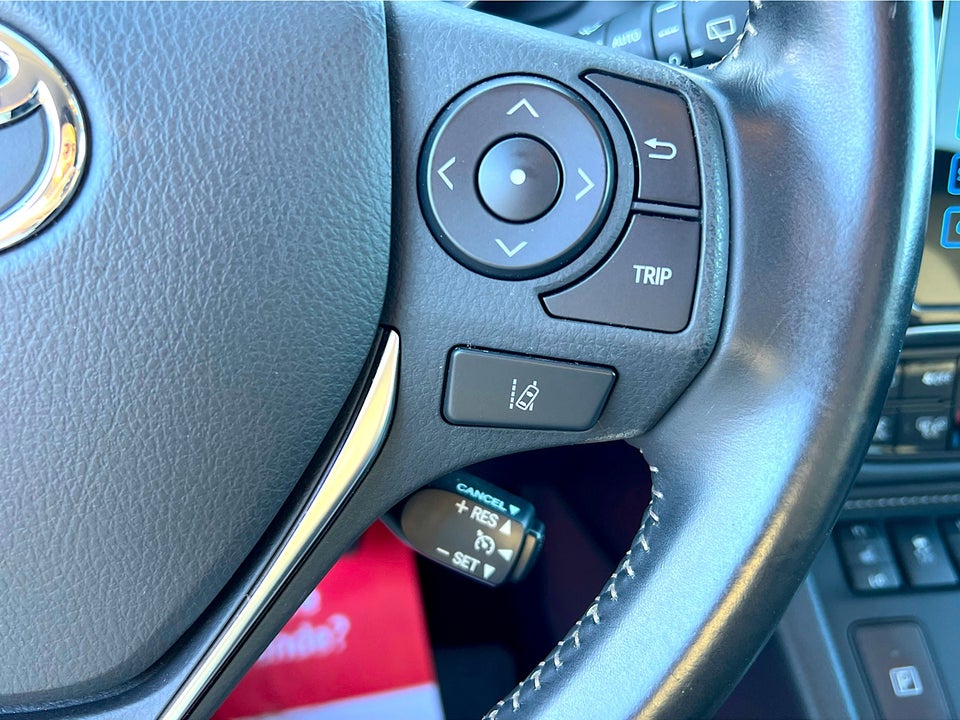 Toyota Auris 1,8 Hybrid Prestige Touring Sports CVT 5d