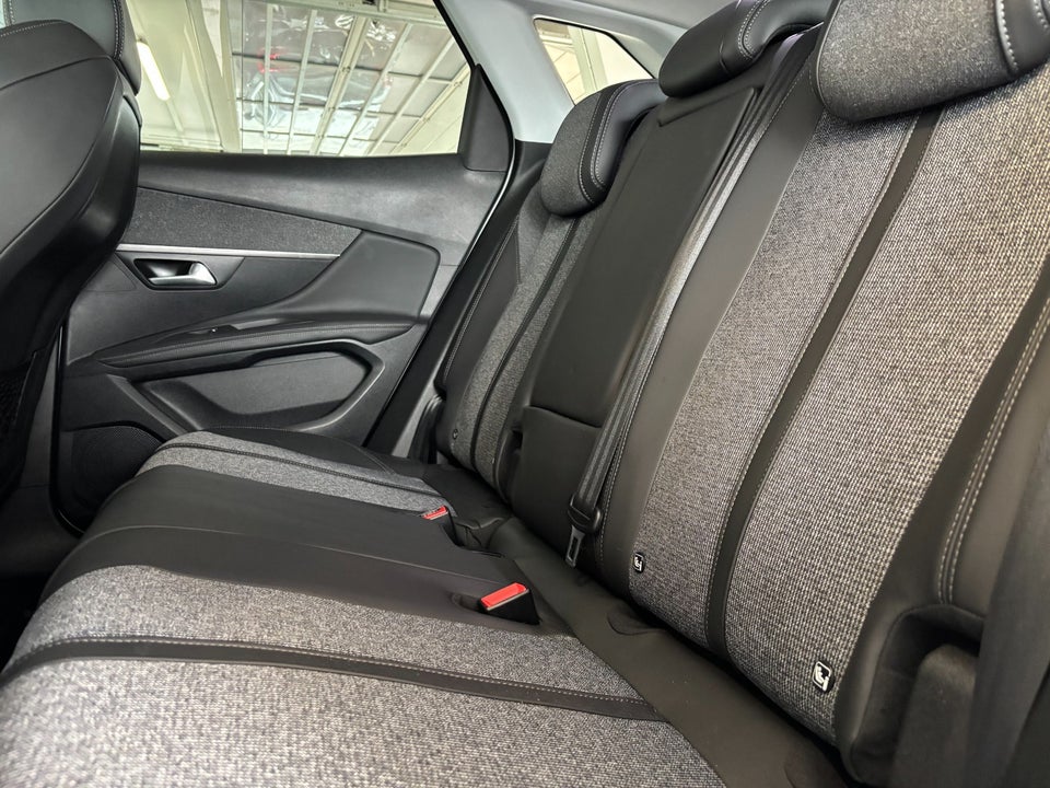 Peugeot 3008 1,6 BlueHDi 120 Allure EAT6 5d