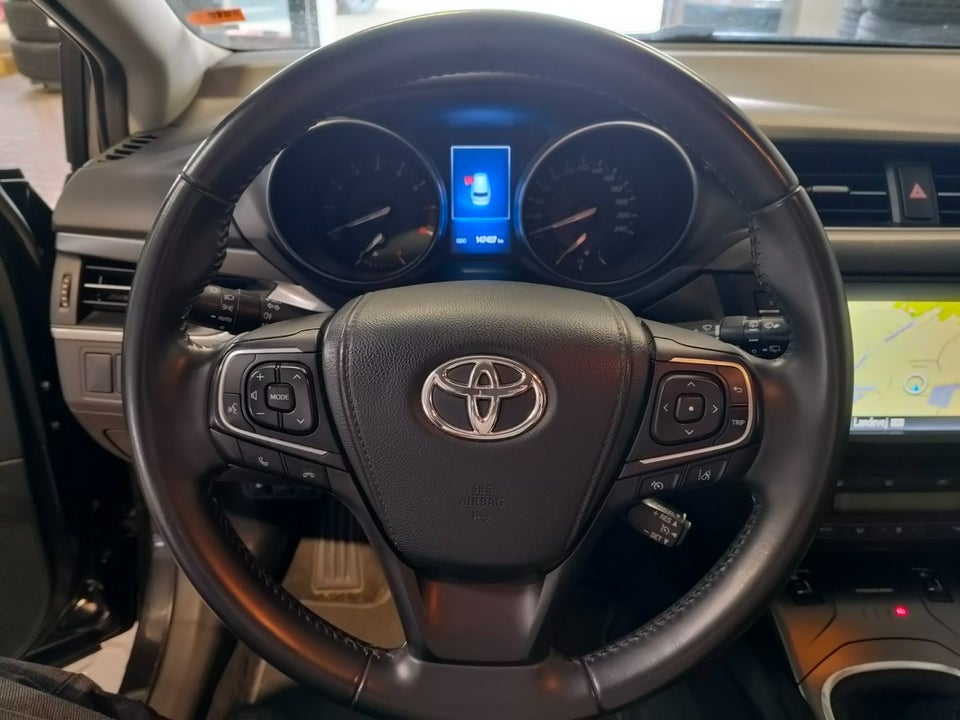 Toyota Avensis 1,8 VVT-i T1 Touring Sports 5d