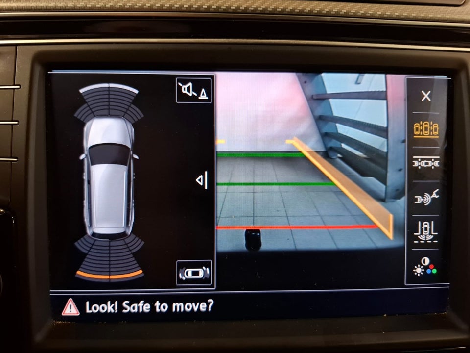 VW Passat 2,0 TDi 240 R-line Variant DSG 4Motion 5d