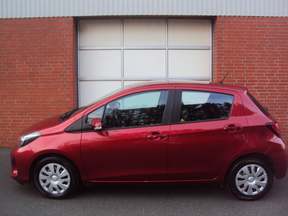 Toyota Yaris 1,0 VVT-i T2 5d