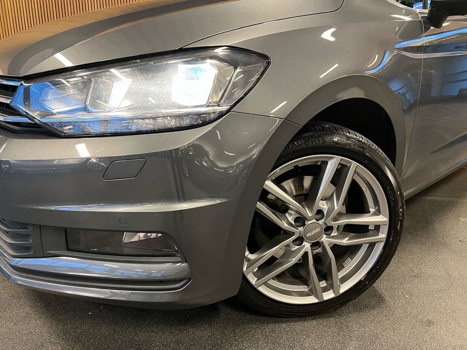 VW Touran 1,6 TDi 115 Comfortline Connect DSG 7prs 5d