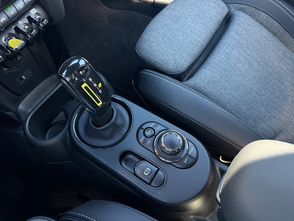 MINI Cooper SE Classic Trim 3d