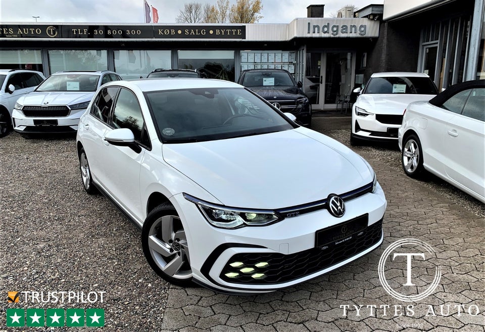 VW Golf VIII 1,4 GTE DSG 5d