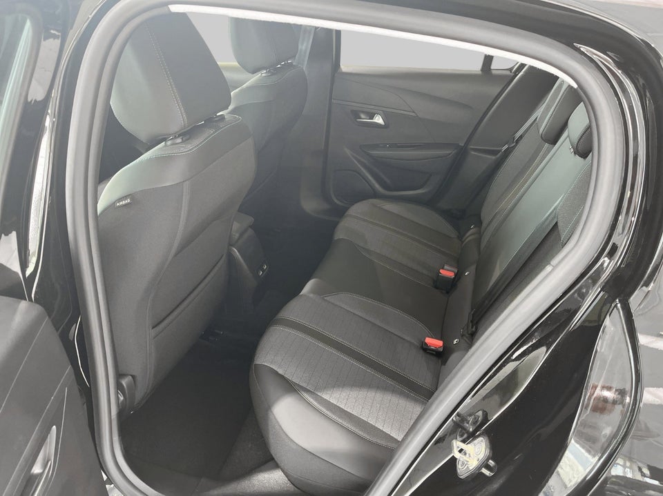 Peugeot 208 1,2 PureTech 100 Allure EAT8 5d