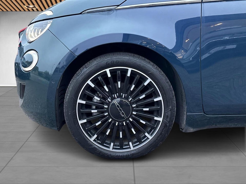 Fiat 500e 42 la Prima 3d