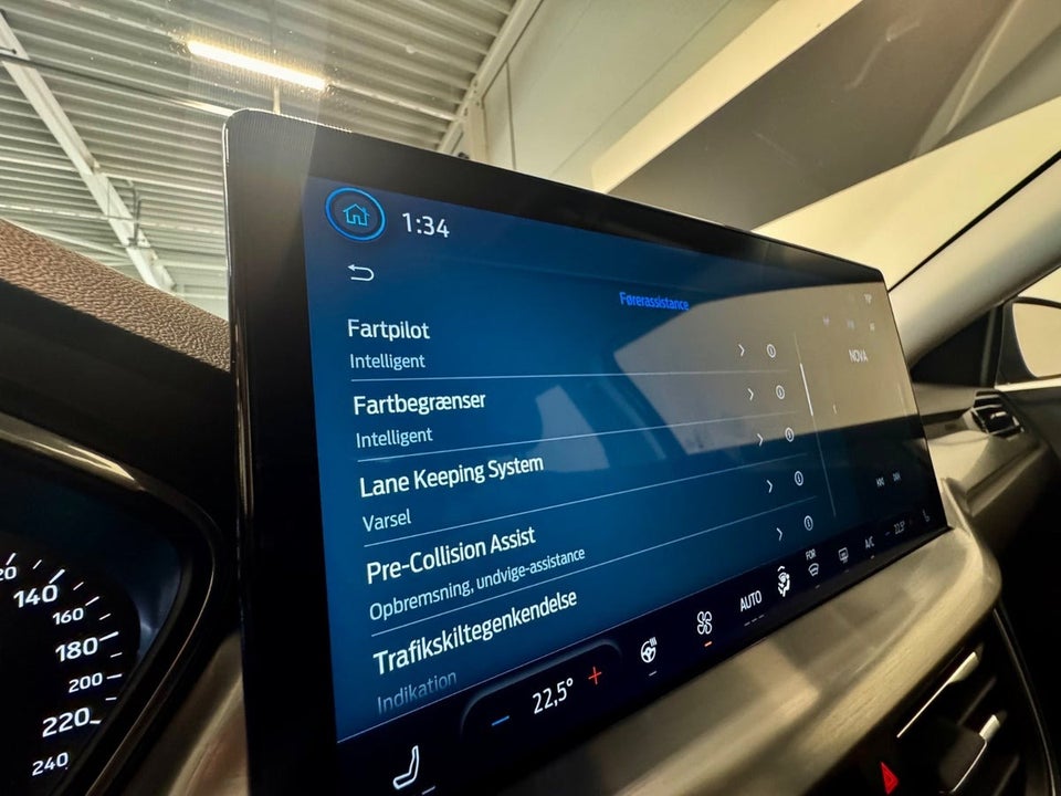 Ford Focus 1,0 EcoBoost mHEV Titanium 5d