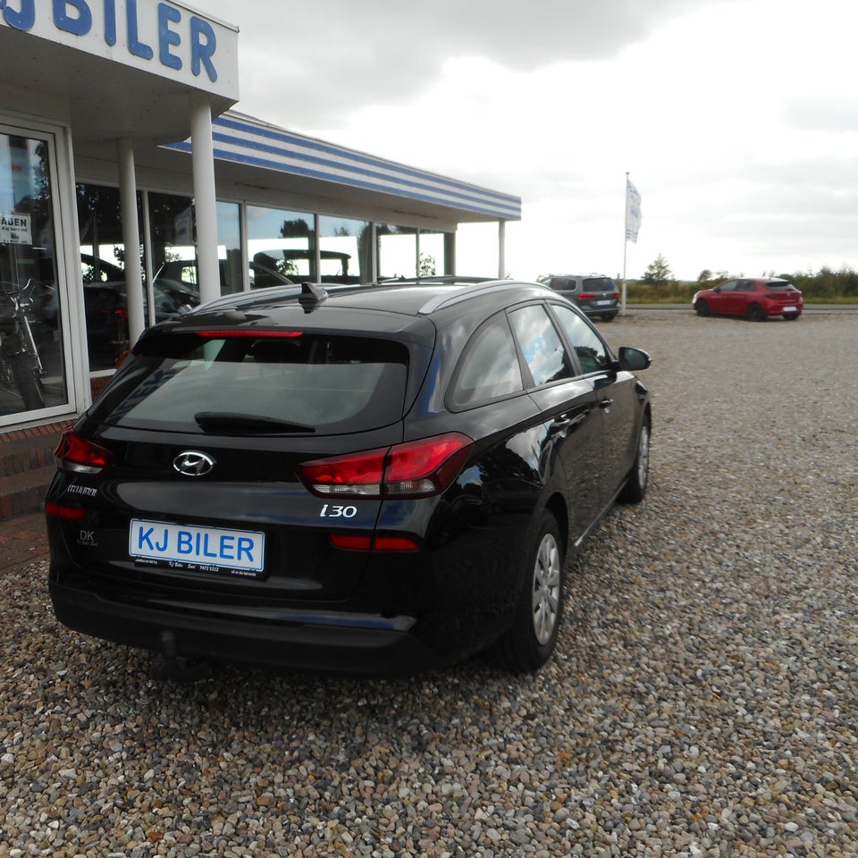 Hyundai i30 1,6 CRDi 115 Life stc. 5d