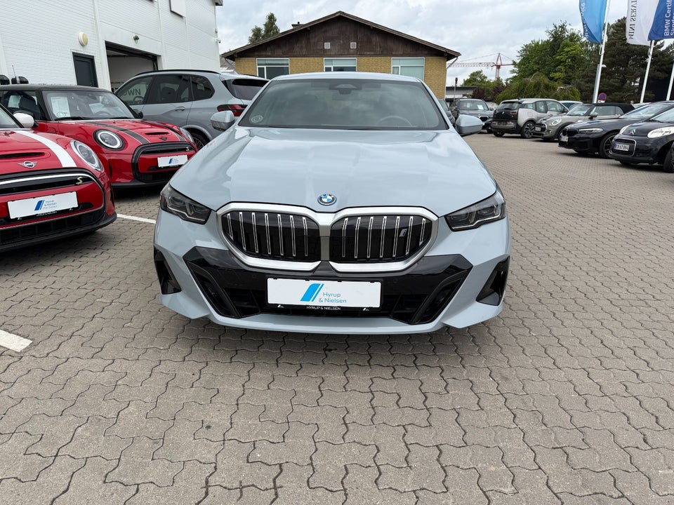 BMW i5 eDrive40 M-Sport 4d