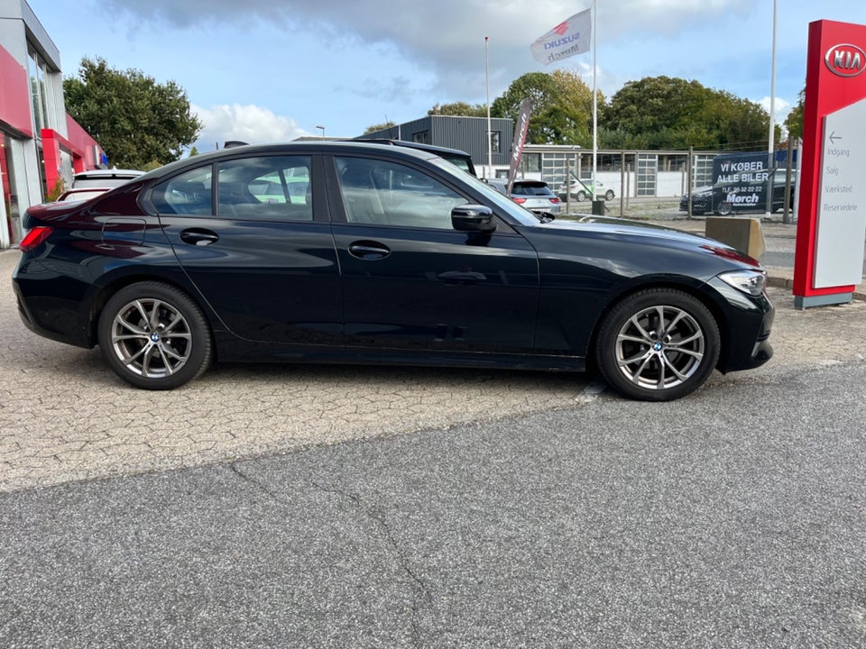 BMW 320d 2,0 Connected aut. 4d