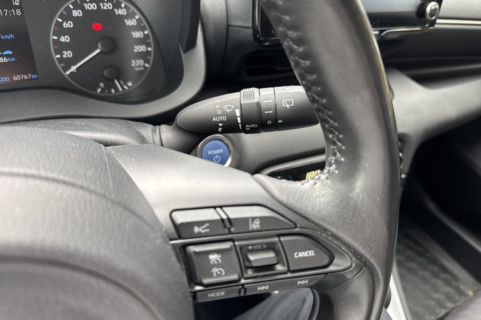 Toyota Yaris 1,5 Hybrid H1 e-CVT 5d