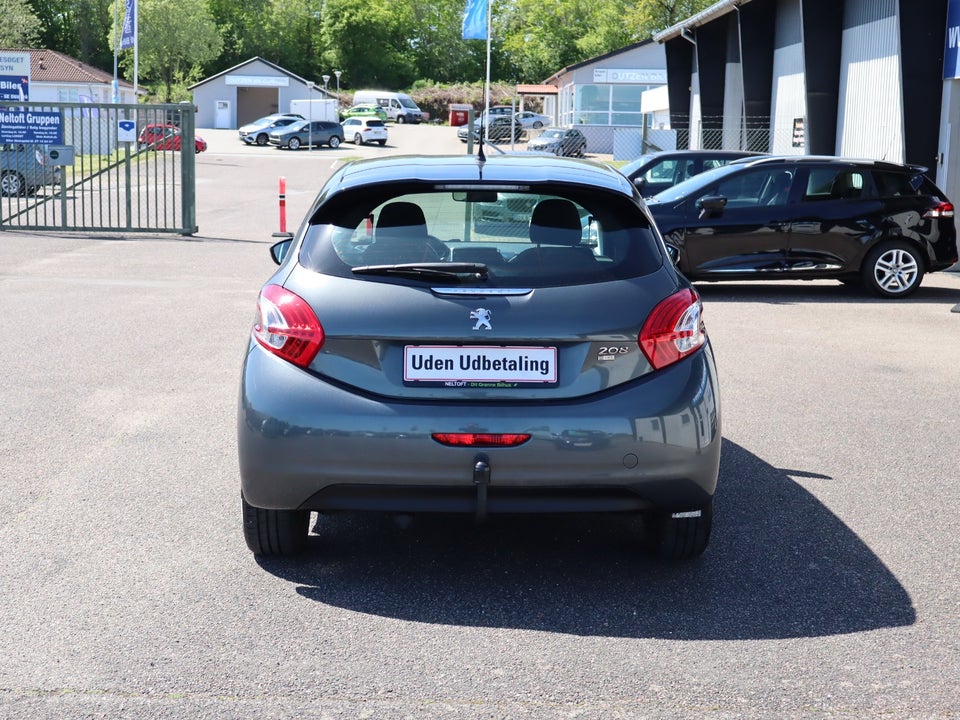 Peugeot 208 1,6 e-HDi 92 Allure Sky 5d