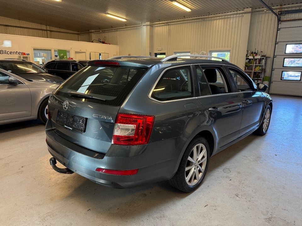 Skoda Octavia 1,4 TSi 140 Elegance Combi DSG 5d