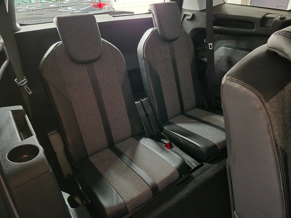 Peugeot 5008 1,2 e-THP 130 Allure 7prs 5d