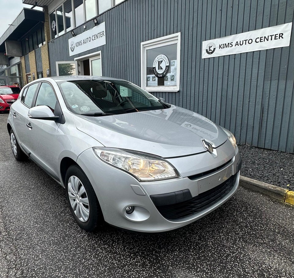 Renault Megane III 1,6 100 Expression 5d