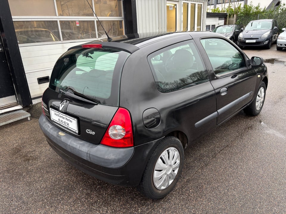 Renault Clio II 1,2 8V Family Authentique 3d