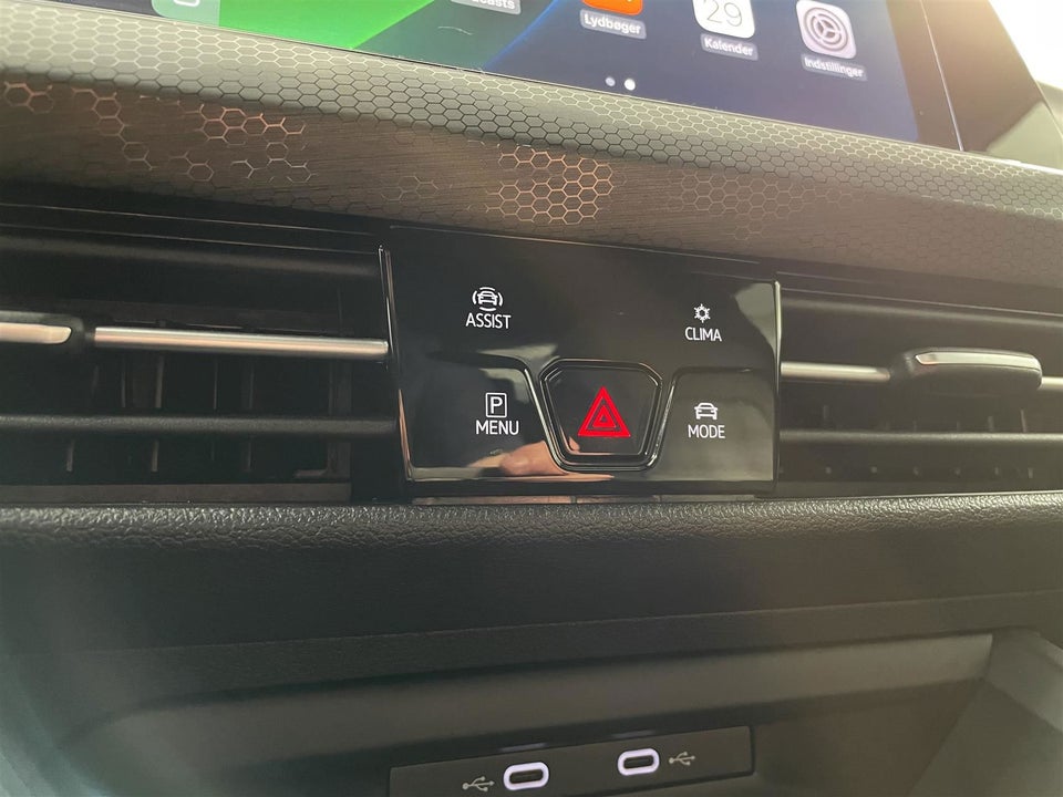 VW Golf VIII 1,4 GTE DSG 5d