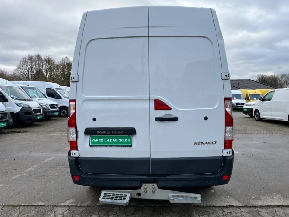 Renault Master IV T33 2,3 dCi 135 L2H2 Kassevogn