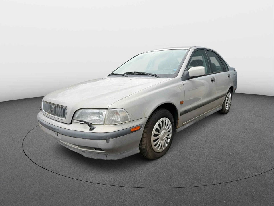 Volvo S40 1,8  4d