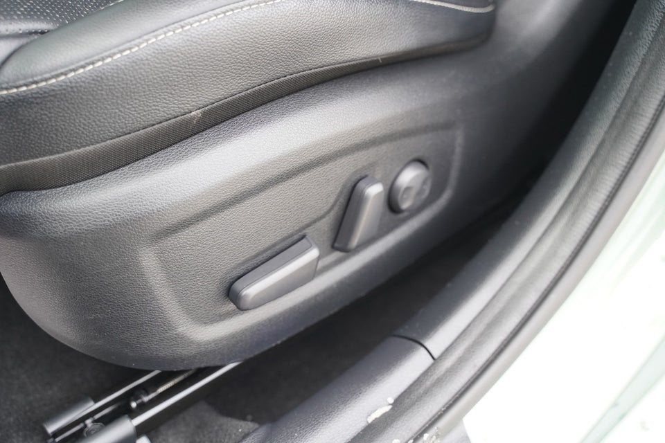 Kia Ceed 1,6 PHEV Upgrade Premium SW DCT 5d