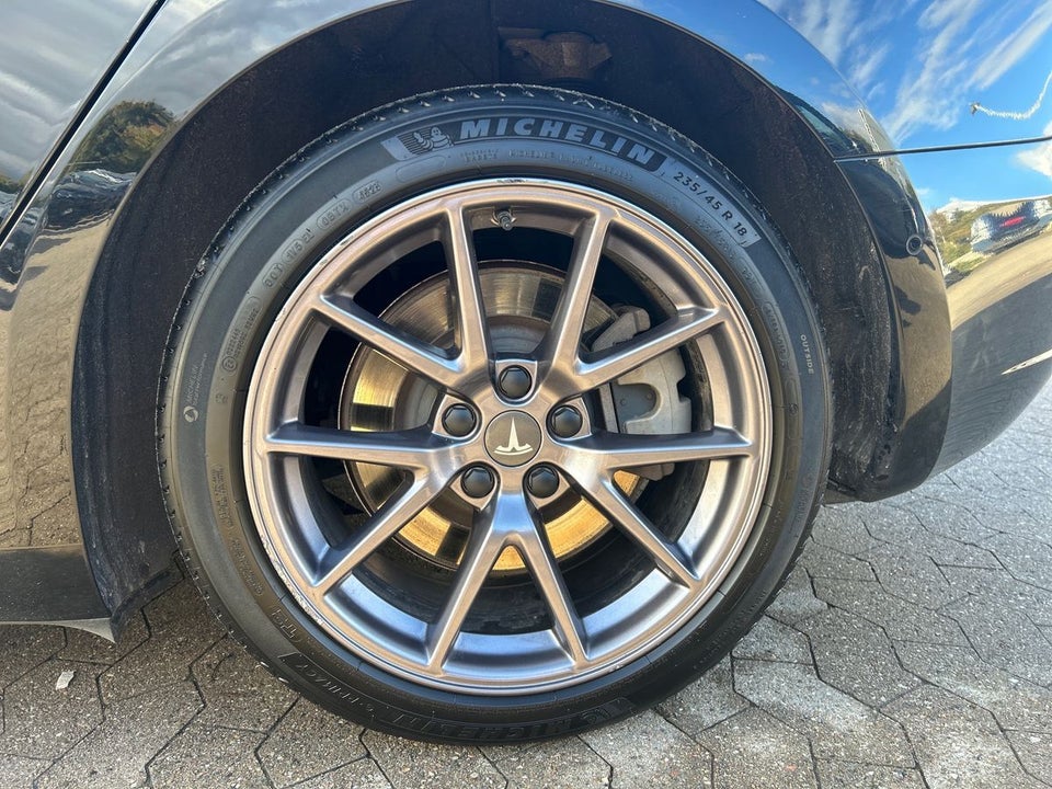 Tesla Model 3 RWD 4d