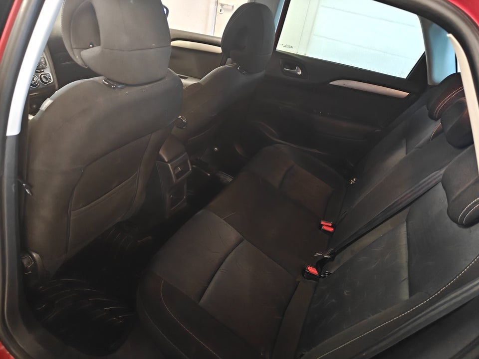 Citroën C4 1,6 HDi 90 Attraction 5d