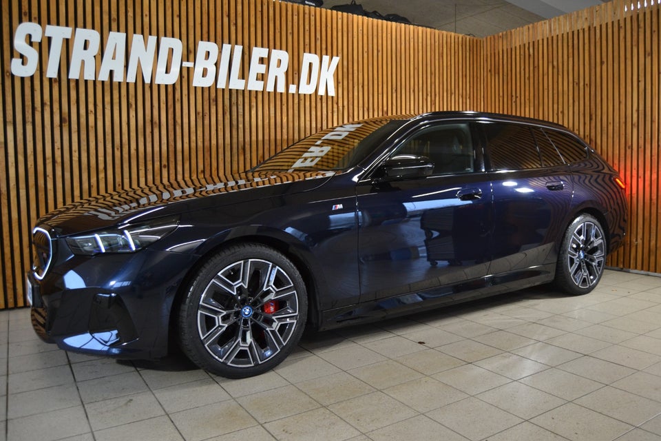 BMW i5 M60 Touring xDrive 5d