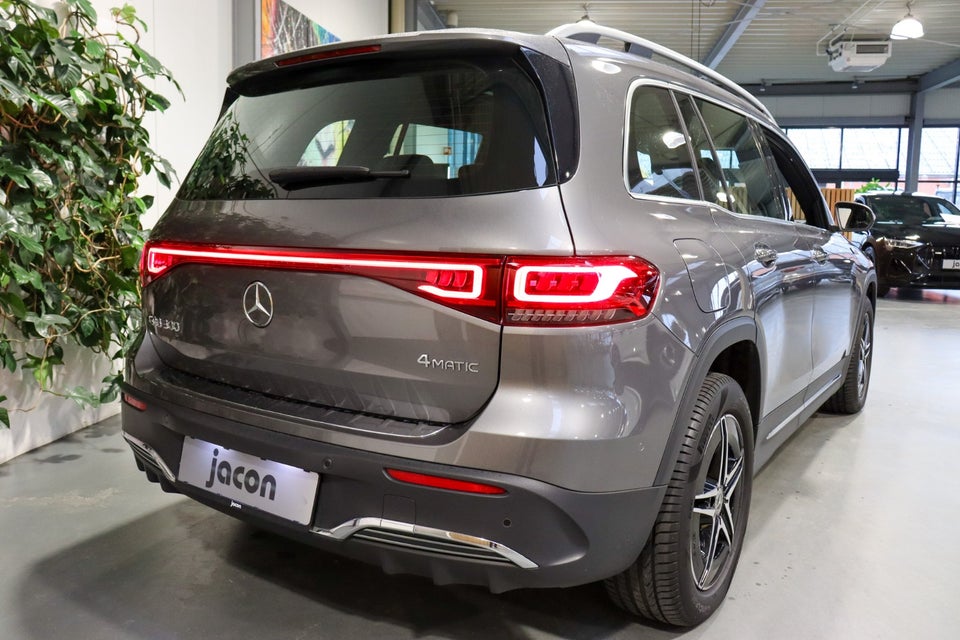 Mercedes EQB300 AMG Line 4Matic 5d