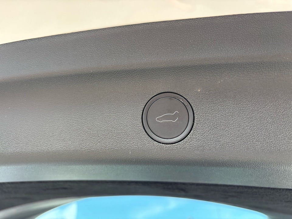 Tesla Model Y Long Range AWD 5d