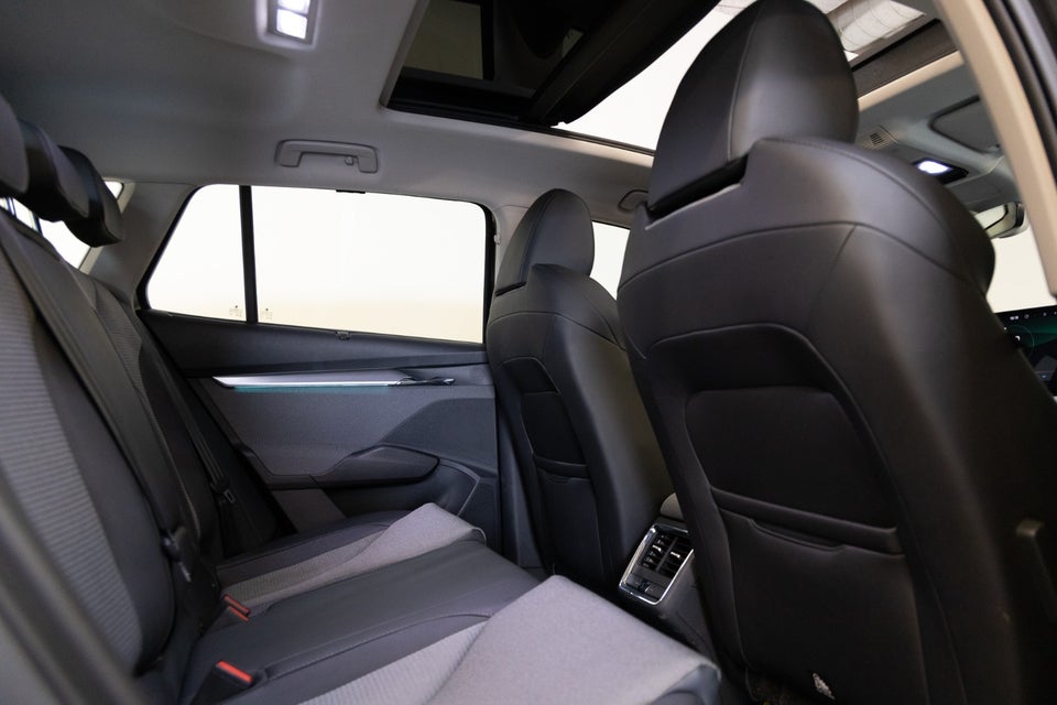 Skoda Enyaq 60 iV Loft 5d