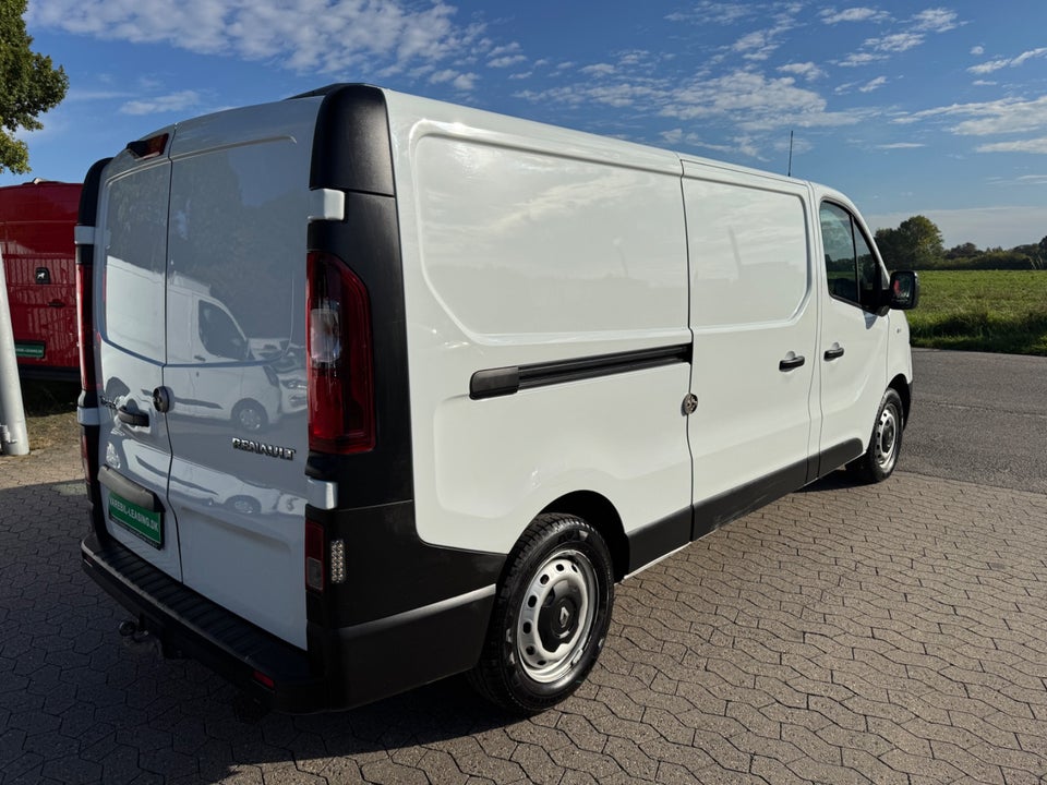 Renault Trafic T29 2,0 dCi 145 L2H1 EDC