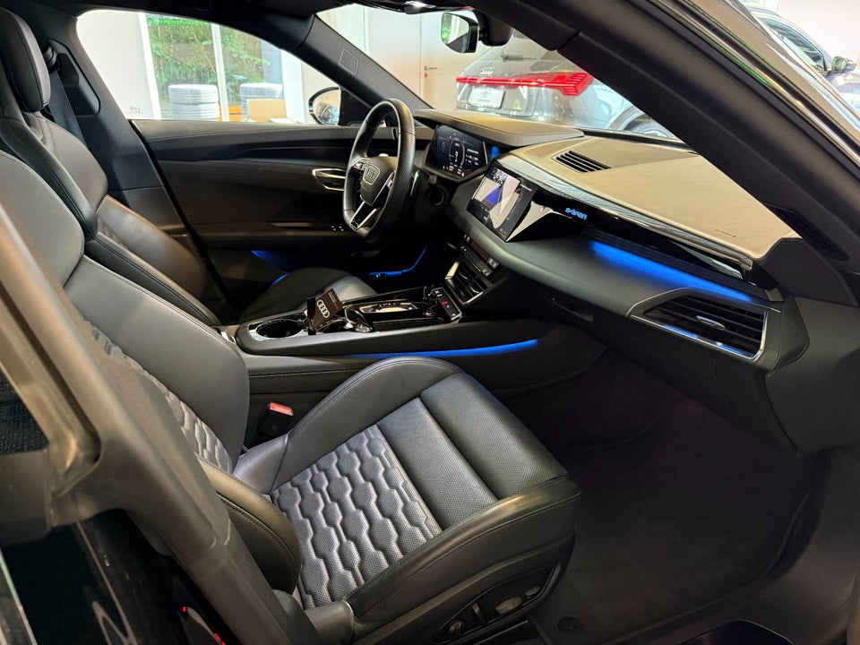 Audi e-tron GT quattro 4d