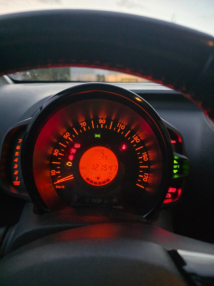 Toyota Aygo 1,0 VVT-i x-black 5d