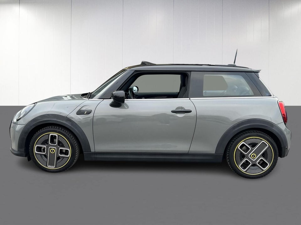 MINI Cooper SE Essential 3d