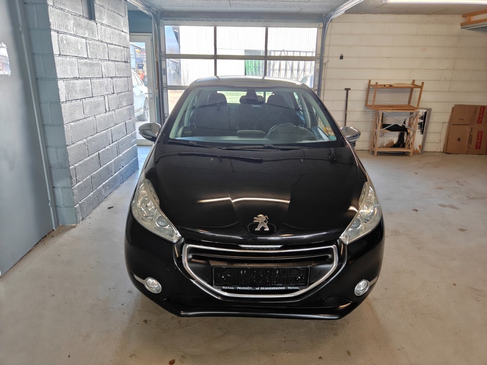 Peugeot 208 1,2 VTi 82 Allure 5d