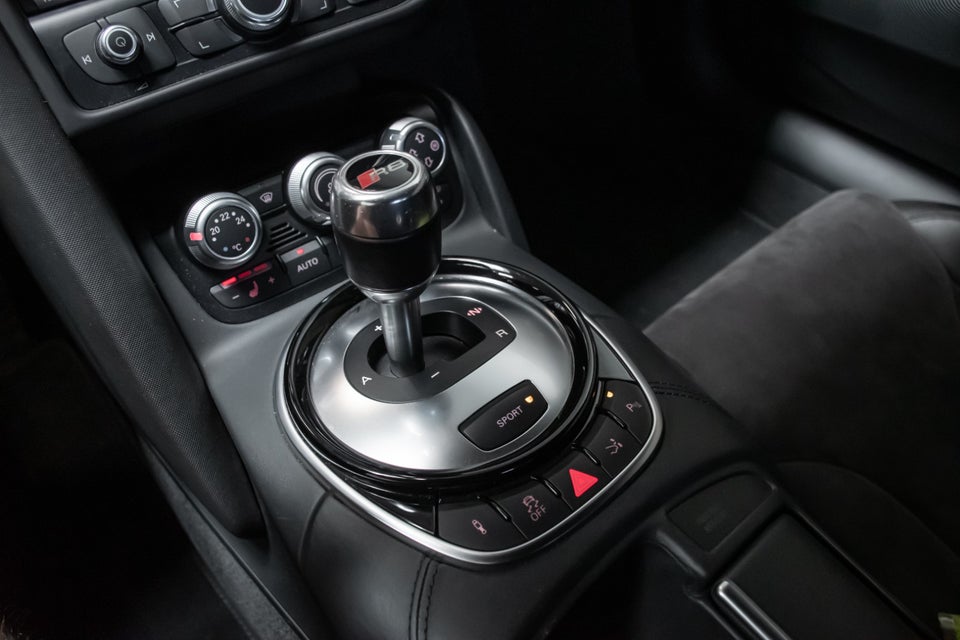 Audi R8 4,2 FSi Coupé quattro S-tr. 2d