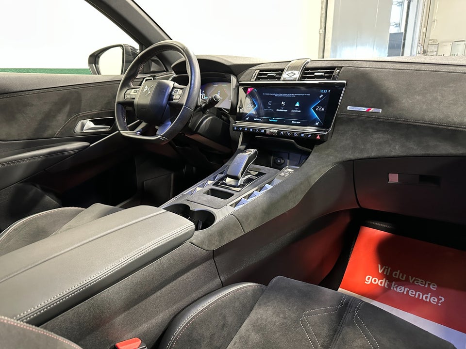 DS DS 7 CrossBack 1,6 E-Tense Performance Line EAT8 AWD 5d