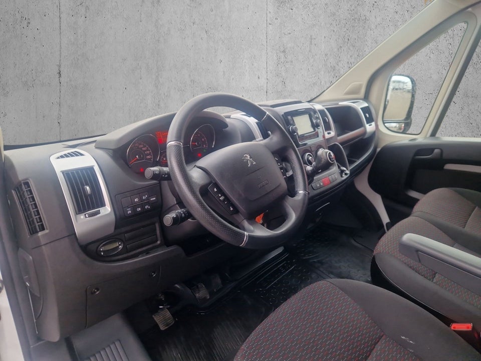 Peugeot Boxer 335 2,2 BlueHDi 140 L2H2 Premium